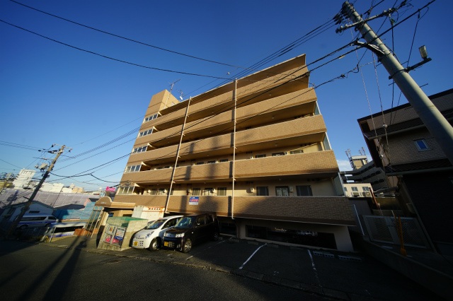 下関市山の田本町のマンションの建物外観