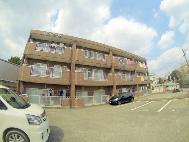 宝塚市山本丸橋のマンションの建物外観