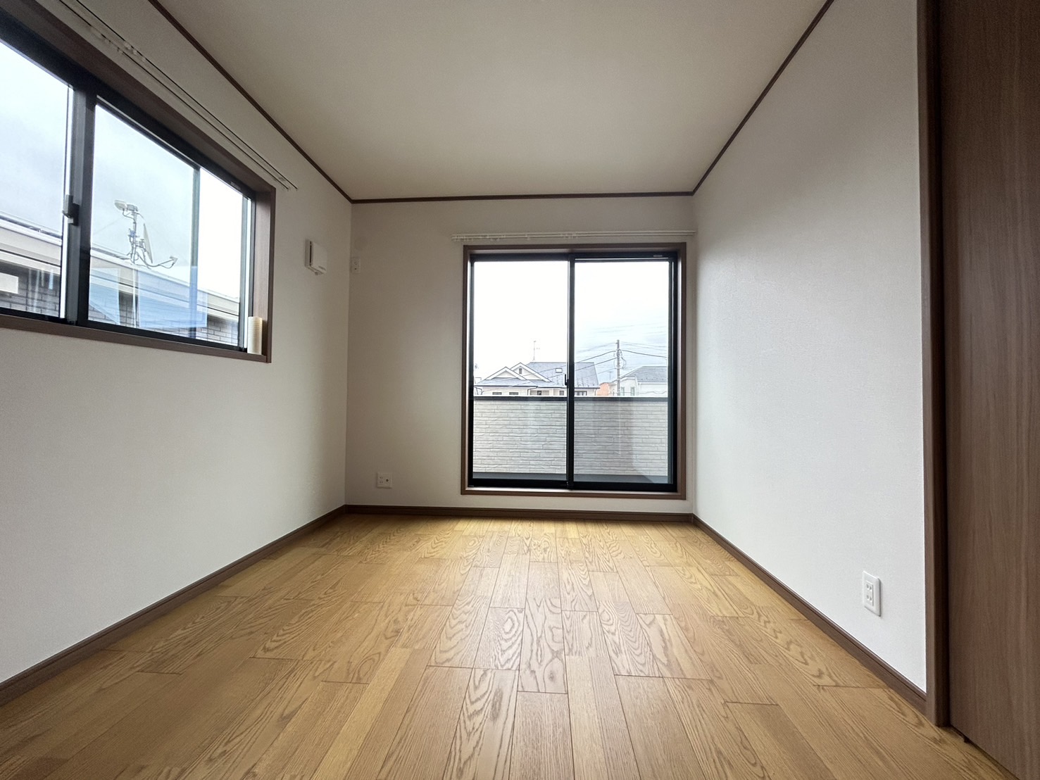 関口貸戸建ての居間写真