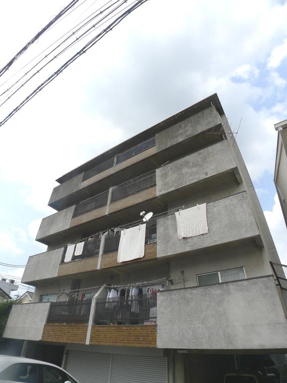 名古屋市東区百人町のマンションの建物外観