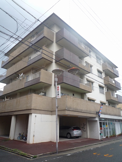 名古屋市東区百人町のマンションの建物外観