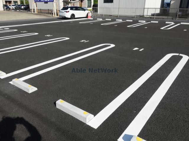 【木更津市高柳のアパートの駐車場】