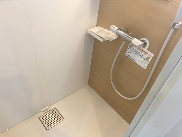 バス・シャワールーム　※別部屋の写真です、現状優先になります
