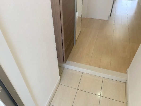 玄関　※別部屋の写真です、現状優先になります