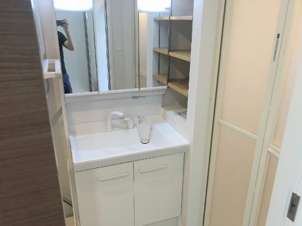洗面設備　※別部屋の写真です、現状優先になります