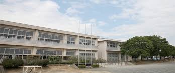 【田原市片西のアパートの小学校】