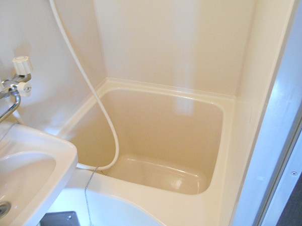 バス・シャワールーム　落ち着いた空間のお風呂です