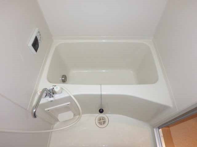 バス・シャワールーム　浴室乾燥付のバスルームです（＊^－^＊）