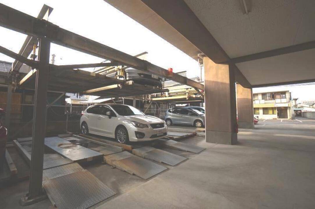 駐車場　駐車場