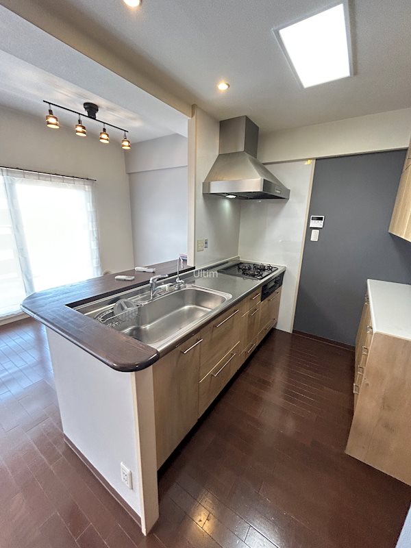 キッチン　※別のお部屋の写真です