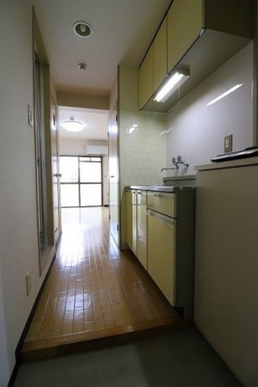 玄関　※別号室の写真です