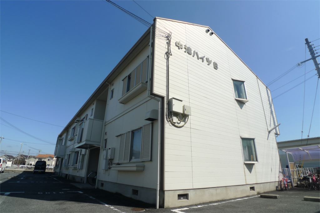 建物外観　閑静な住宅街にたたずむハイツです！