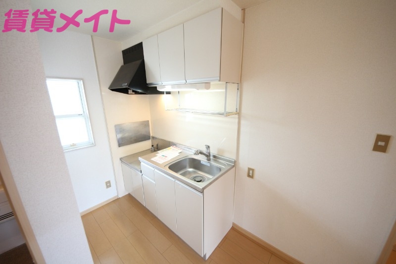 キッチン　同物件別室反転写真