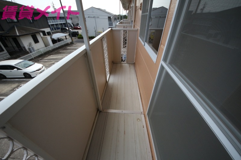 バルコニー　同物件別室反転写真