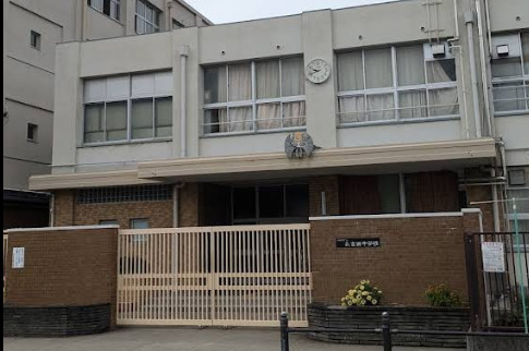 中学校　大阪市立長吉西中学校（中学校）まで165m