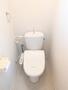 トイレ　トイレには温水洗浄便座が備え付けられています。（前回募集時の