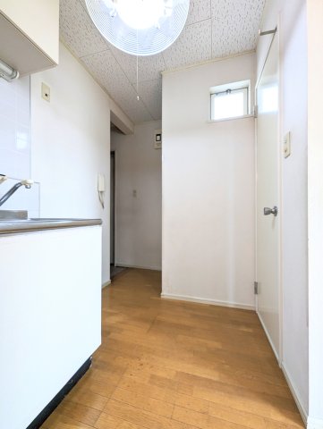 その他部屋・スペース　玄関を開けた時に室内が見えにくい間取りで、プライバシー面も安