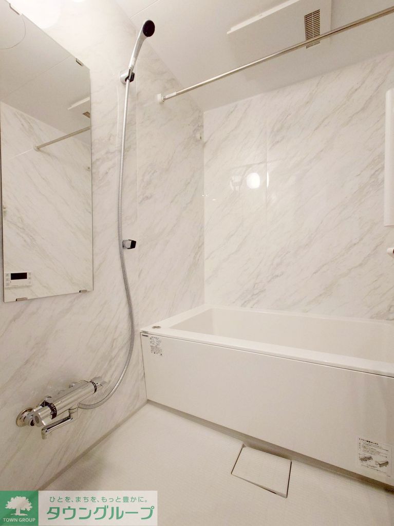 バス・シャワールーム　※同間取りのお部屋です。階数によって色合いが異なります。