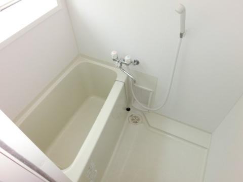 ヴィラナリー小川　バス・シャワールーム　浴室