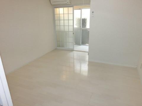 ヴィラナリー小川　居室・リビング　洋室