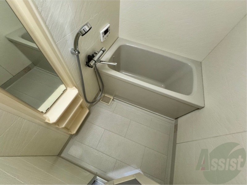 バス・シャワールーム　追い炊き機能付きでいつでも温かいお風呂に入れますね。