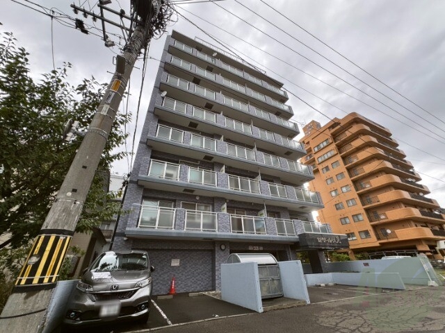 建物外観　札幌市中央区南十四条西「セザール伏見」