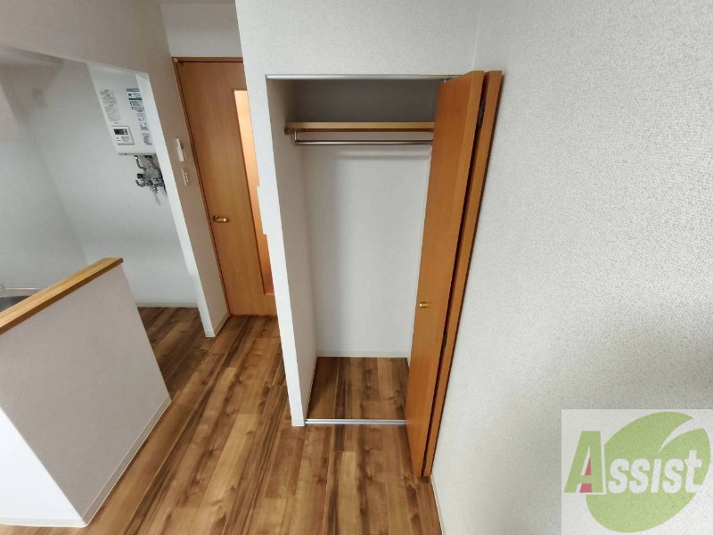 収納　寝室の収納です。部屋がすっきり片付きます。