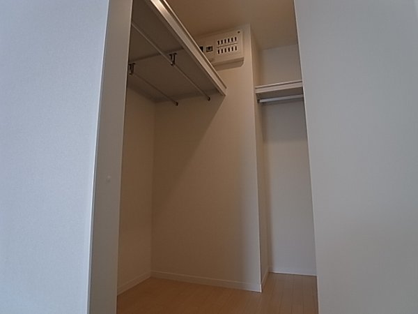 収納　ウォークインクローゼット