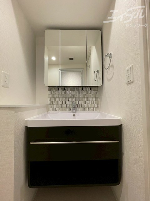 洗面設備　独立洗面台です。