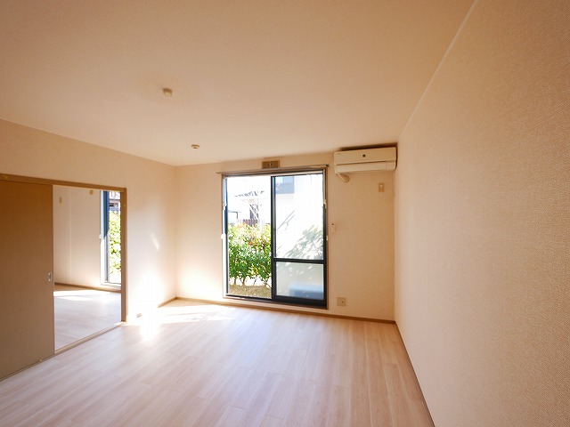 居室・リビング　ゆったりとした居間です