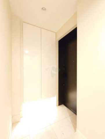 玄関　別部屋　同一間取りの参考写真になります。