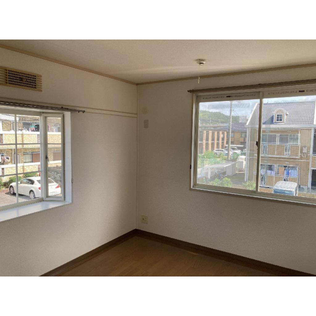 居室・リビング　こちらの居間で趣味の時間をお楽しみください