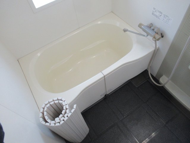 バス・シャワールーム　お風呂で日々の疲れを落としましょう