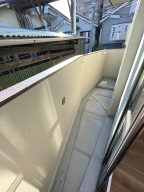 バルコニー　暖かな日差しのふりそそぐバルコニー