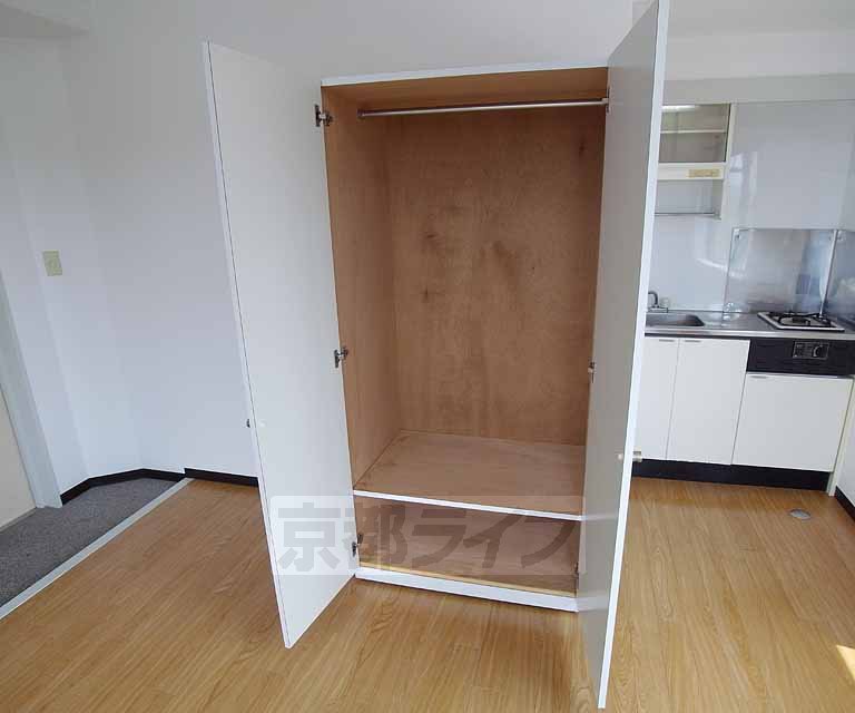 収納　大切な洋服はこちらへ。