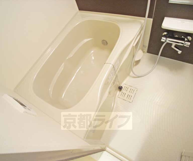 バス・シャワールーム　清潔感のお風呂です。