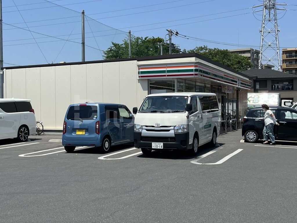 コンビニ　セブン-イレブン さいたま島小学校前店（コンビニ）まで300m