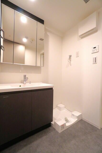 洗面設備　コンパクトで使いやすい洗面所