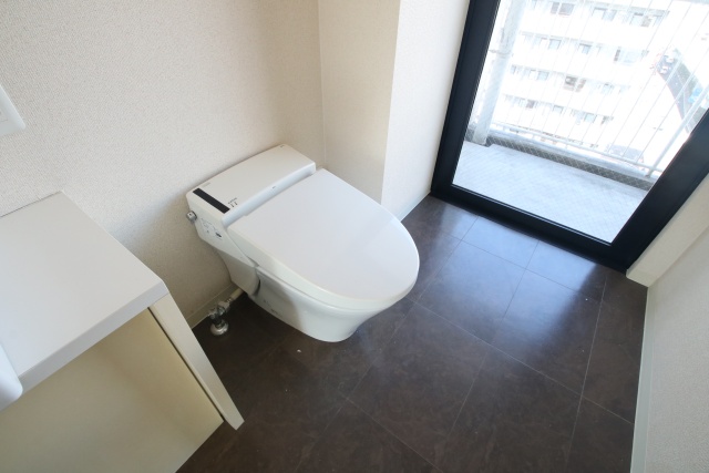 トイレ　※別室の参考写真の為、現況優先です。