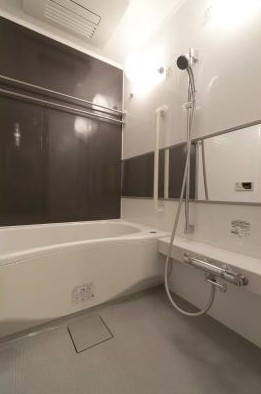 バス・シャワールーム　※別部屋の参考写真です。