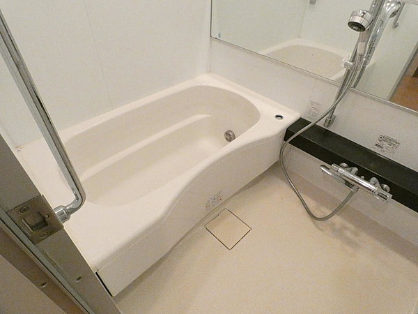 バス・シャワールーム　同マンション別部屋参照。