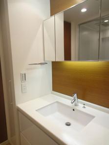 洗面設備　同マンション別部屋参照。