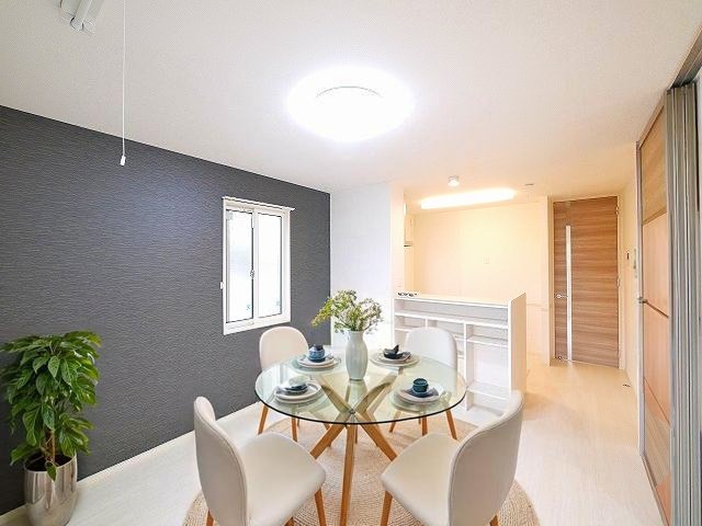 居室・リビング　CGで家具等を配置したもので家具等は含まれません