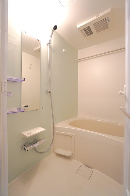 バス・シャワールーム　※写真は同タイプ住戸です。