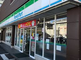 コンビニ　ファミリーマート小豆沢環八通り店（コンビニ）まで385m
