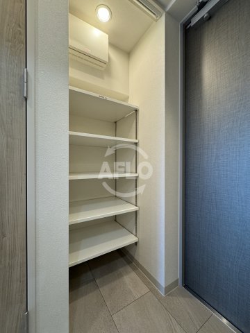 収納　アーバネックス南森町EAST　シューズインクローゼット