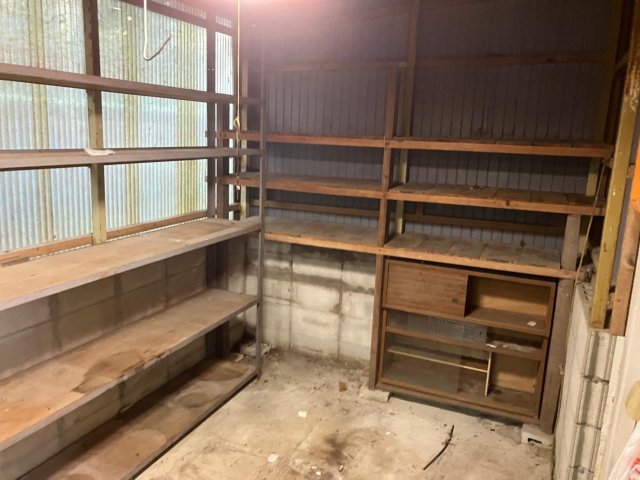 収納　裏手に専用倉庫付き