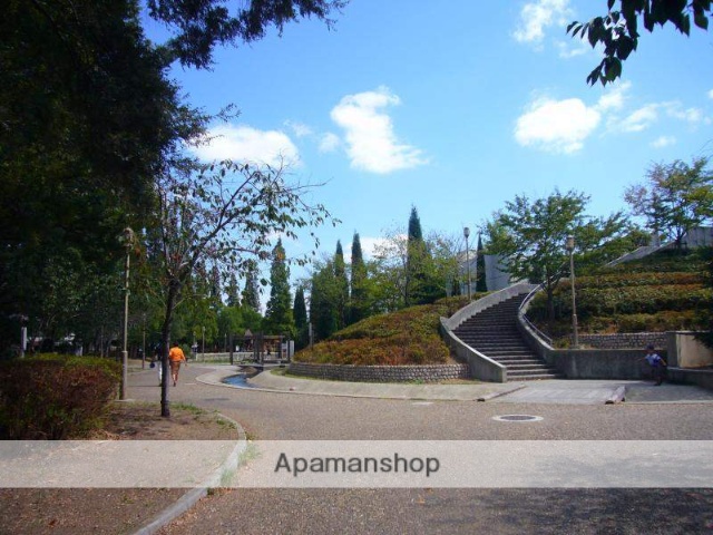 公園　新駅8号公園（公園）まで933m