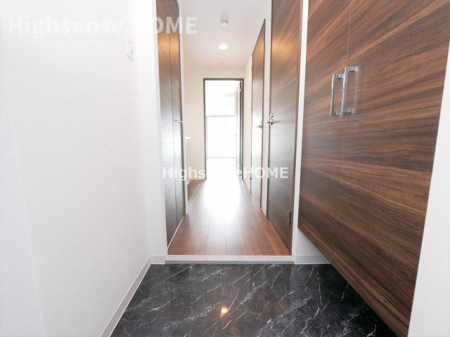 玄関　落ち着いた玄関です