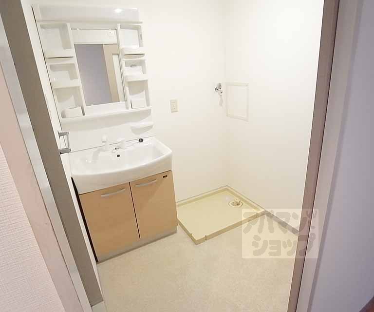 洗面設備　脱衣場、シャンプードレッサー。